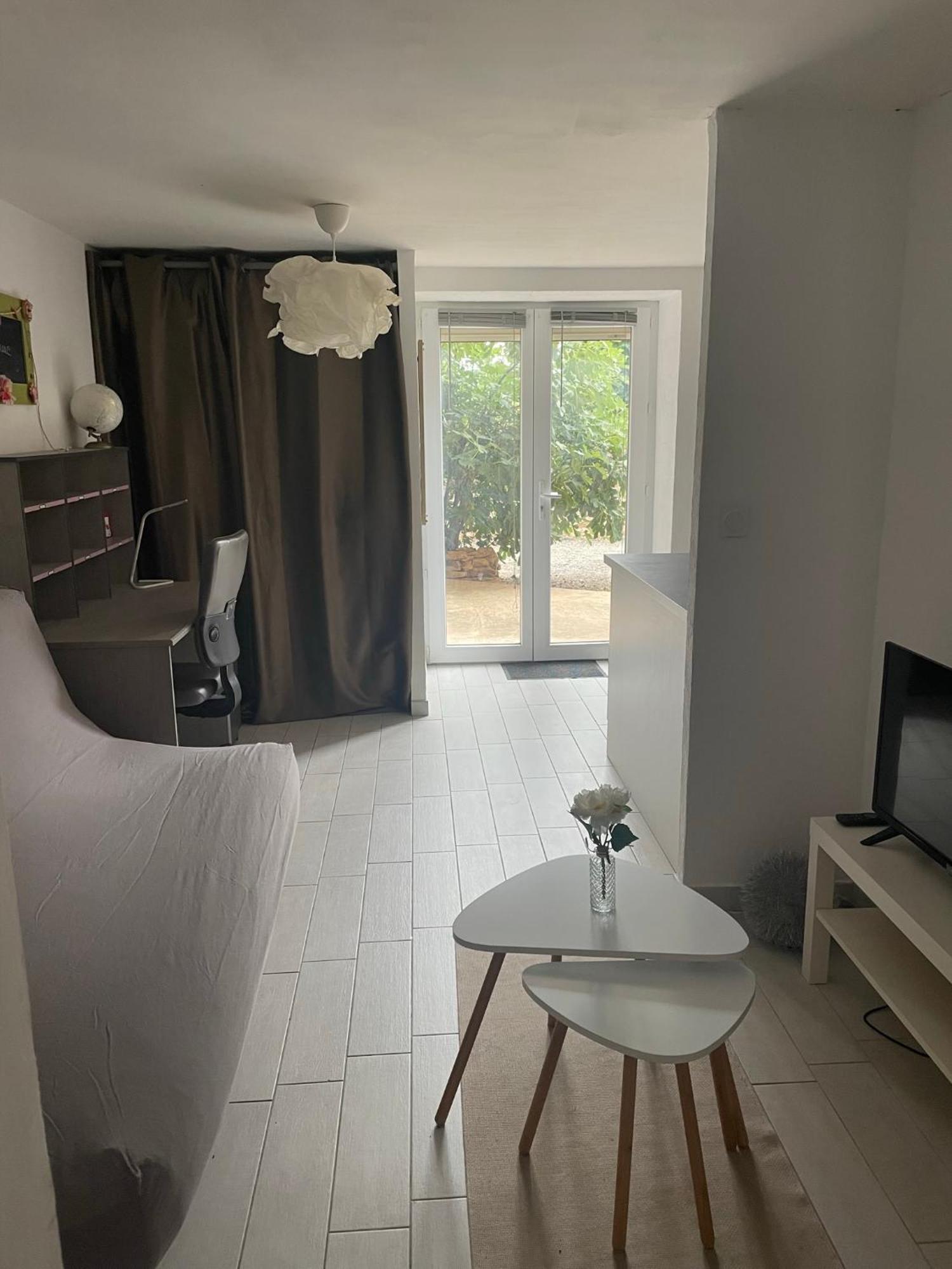 Petit Studio Aux Portes Du Beaujolais Saint-Germain-Nuelles Esterno foto